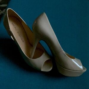 Marc Fisher platform heels in bone size 9.5